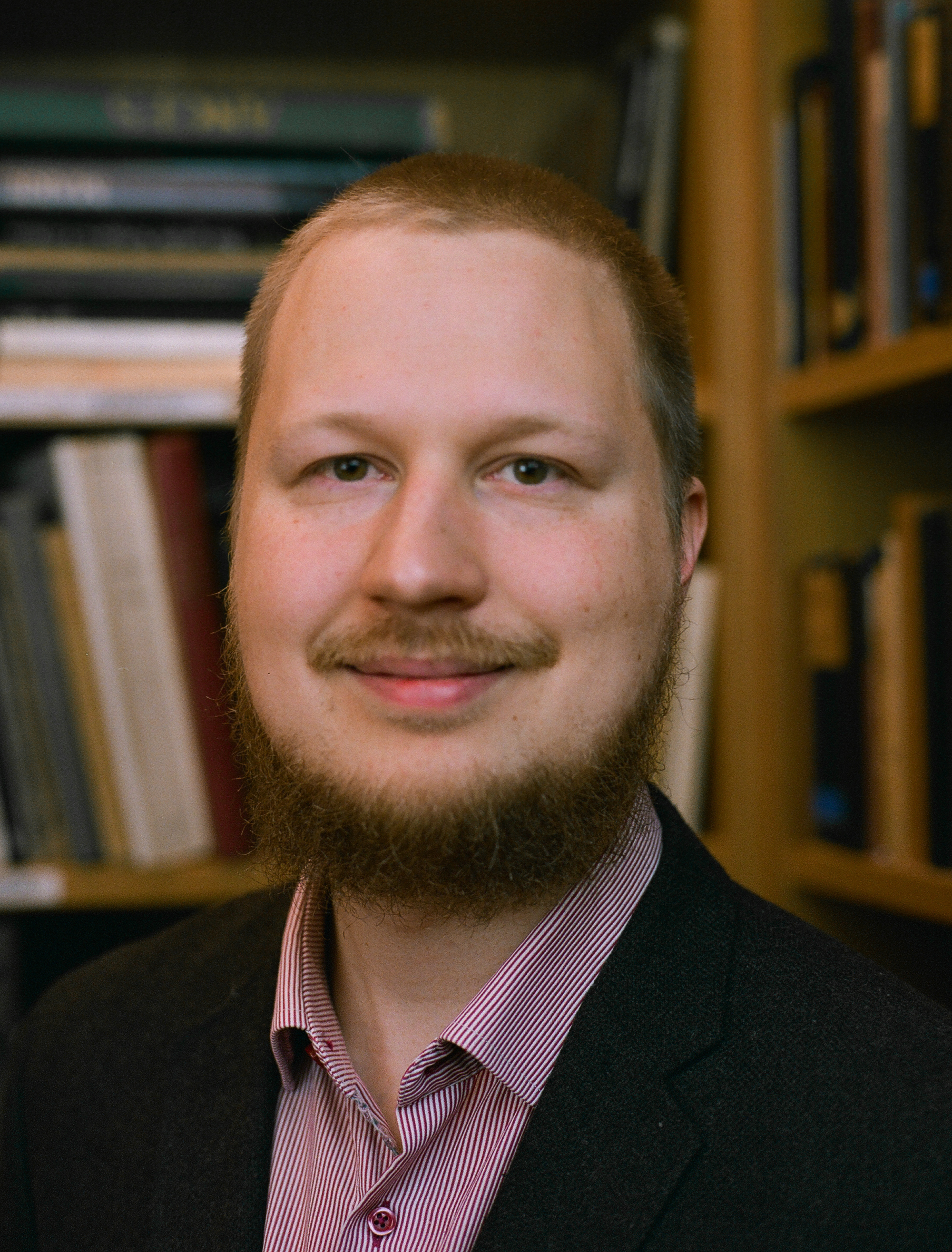 kirjailija_Jaro_Karkinen_kasvokuva Kirjailija Jaro Karkisen kasvokuva